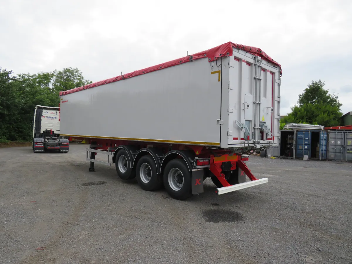 Bulk tipper for hire - Image 2