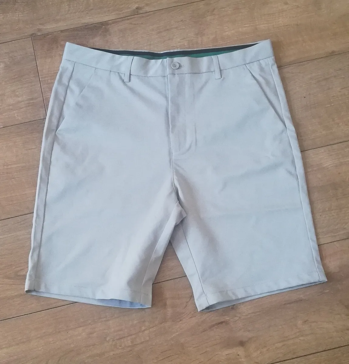 Men's chino type shorts in new condition - Image 1