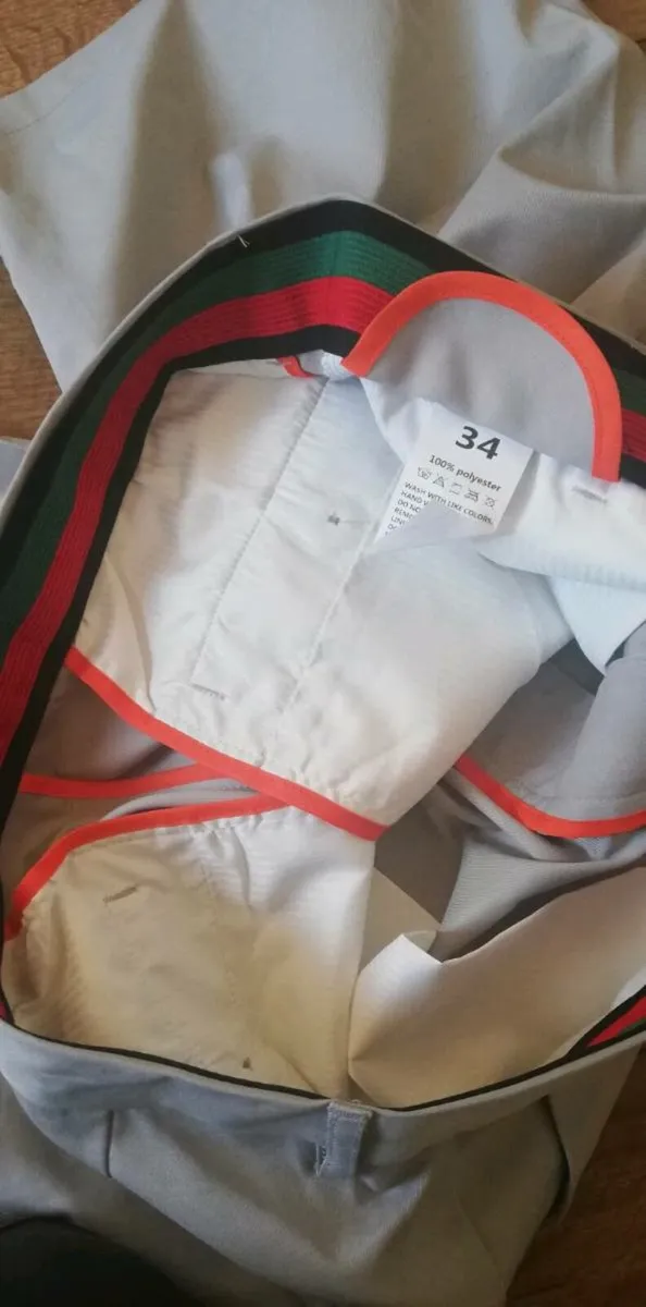 Men's chino type shorts in new condition - Image 4