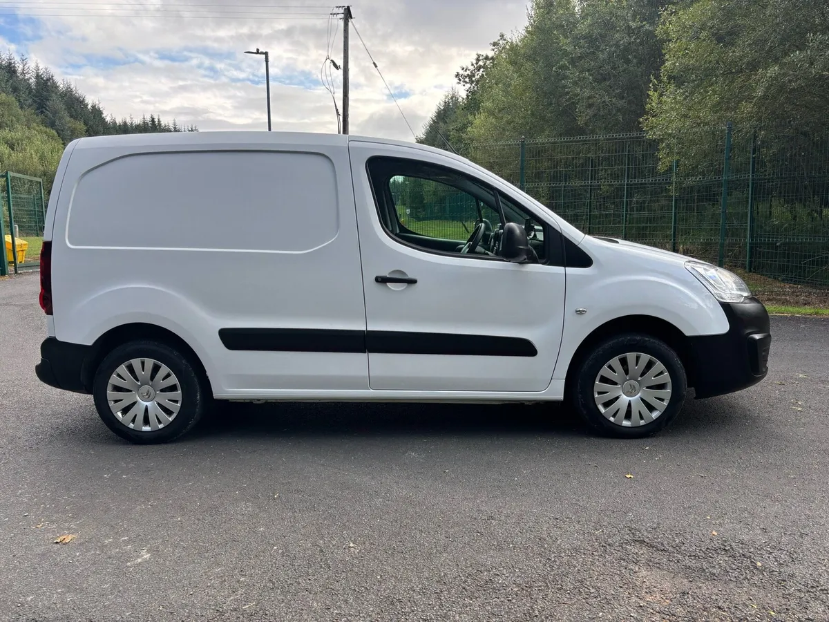 Citroen Berlingo 1.6 100bhp Enterprise low miles - Image 3