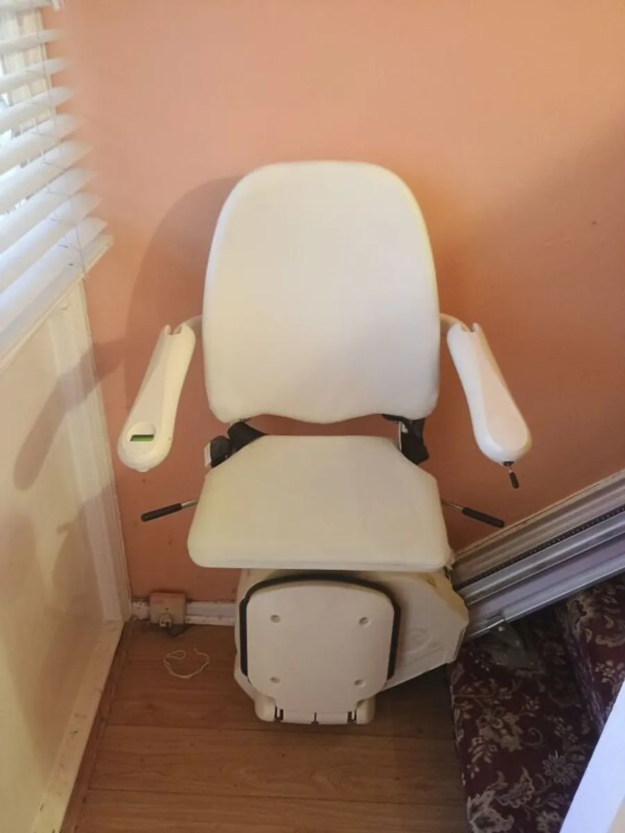 stair lift - Image 1