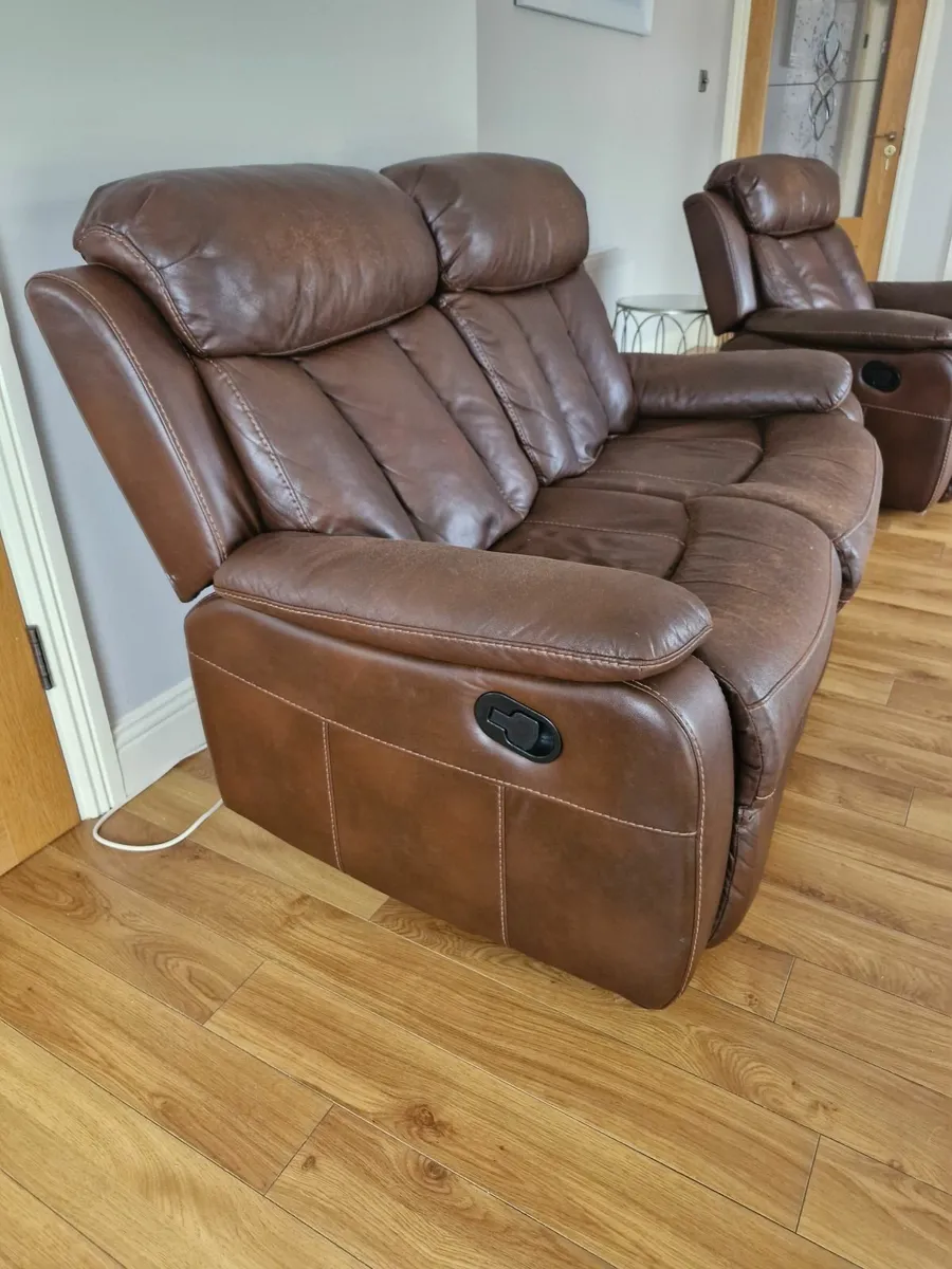 Second hand couch and chair - Image 1