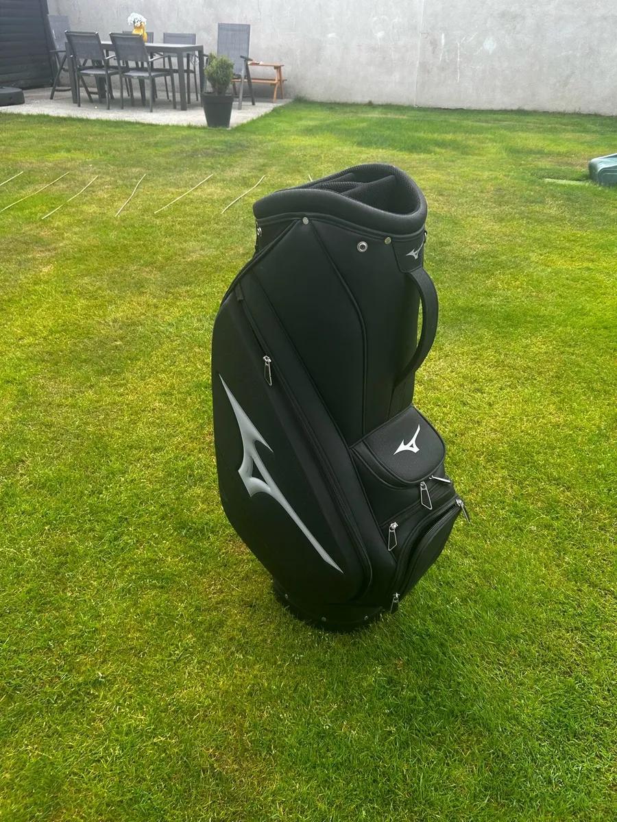 Mizuno tour staff golf bag - Image 1