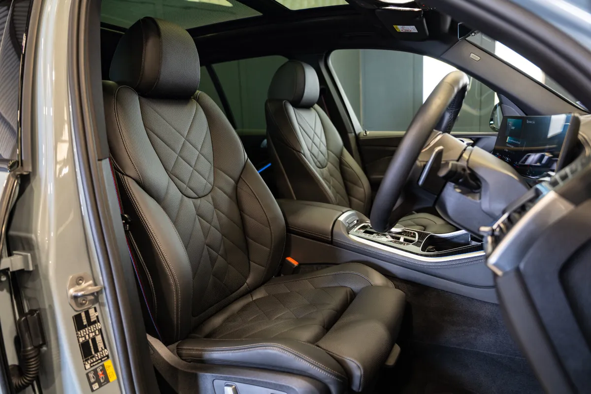 2025 BMW X5 X-Drive 50e M-Sport - Image 2