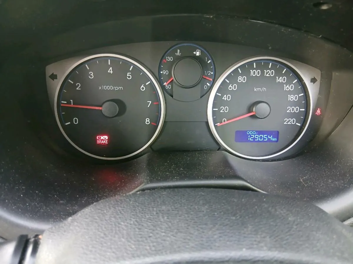 Hyundai l20 2010 for sale - Image 3