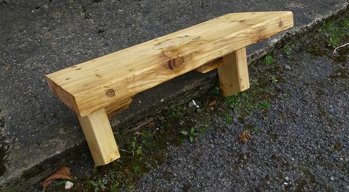 Rustic style chunky floating shelf / display - Image 1