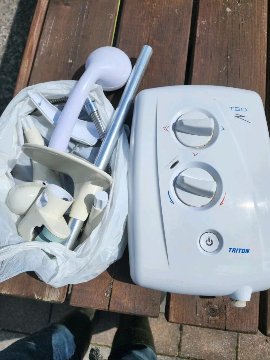Bathroom accessories - Image 4