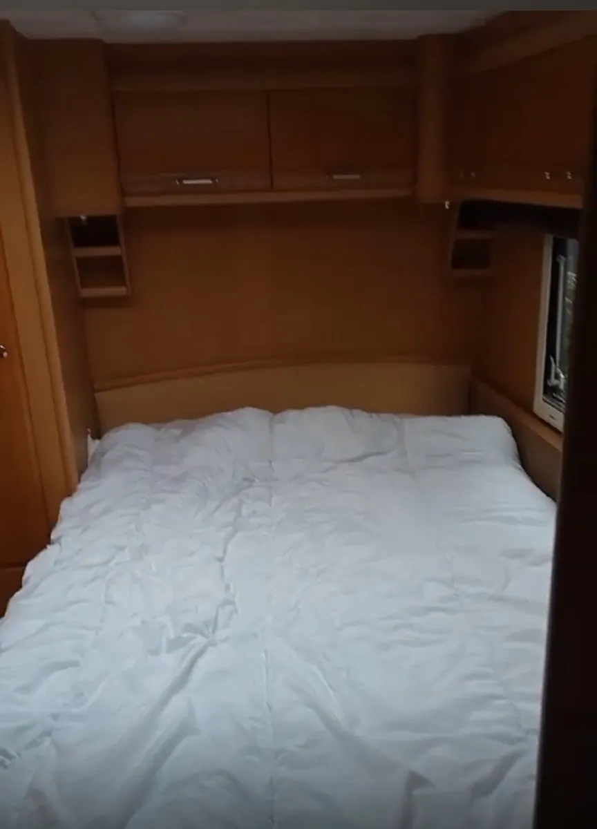 Caravan - Image 2