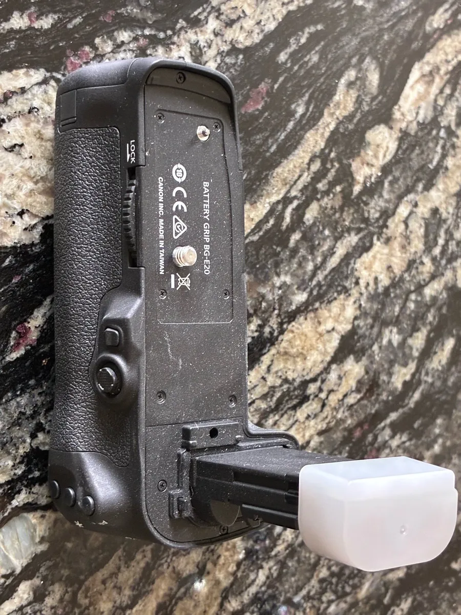 Canon Batter Grip BG E20 - Image 1