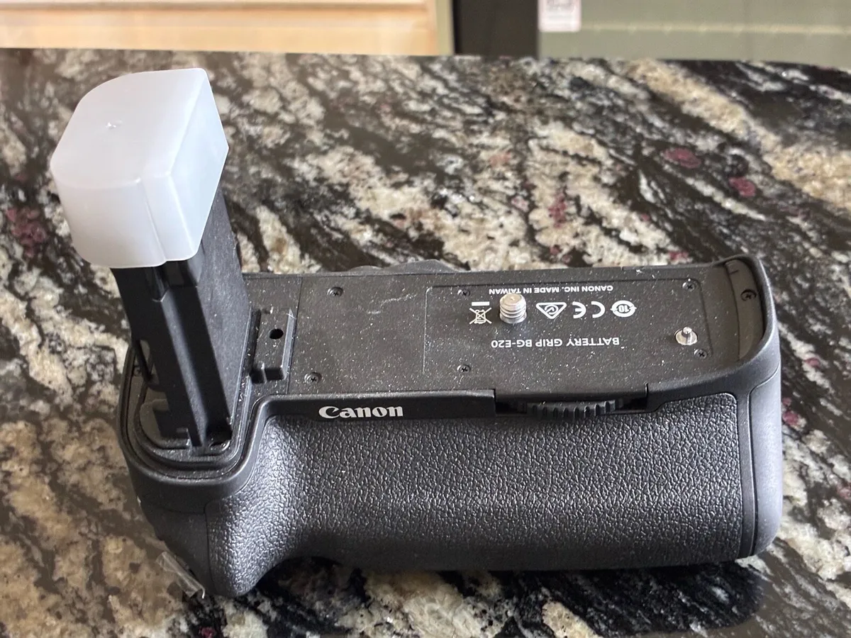 Canon Batter Grip BG E20 - Image 2