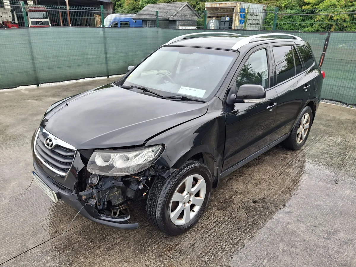 2011 Hyundai Santa Fe 7 seater - Image 3