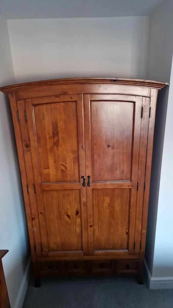 4 piece - bedroom set - Image 1