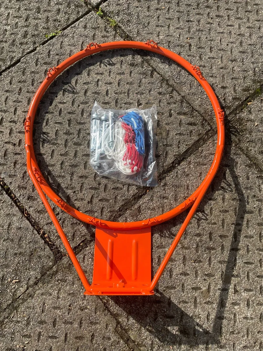 Basketball hoop - Image 1