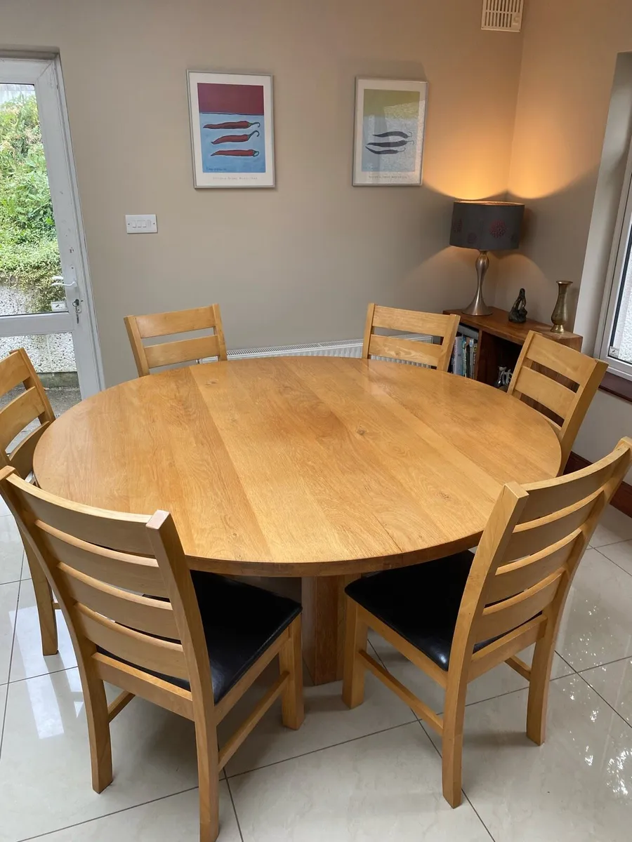 Oak Dining Table & 6 chairs - Image 1