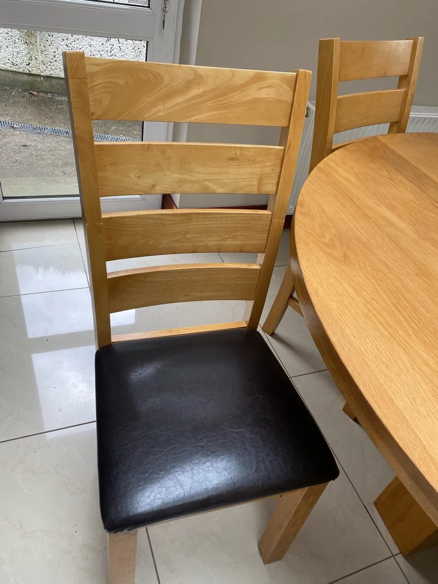 Oak Dining Table & 6 chairs - Image 3