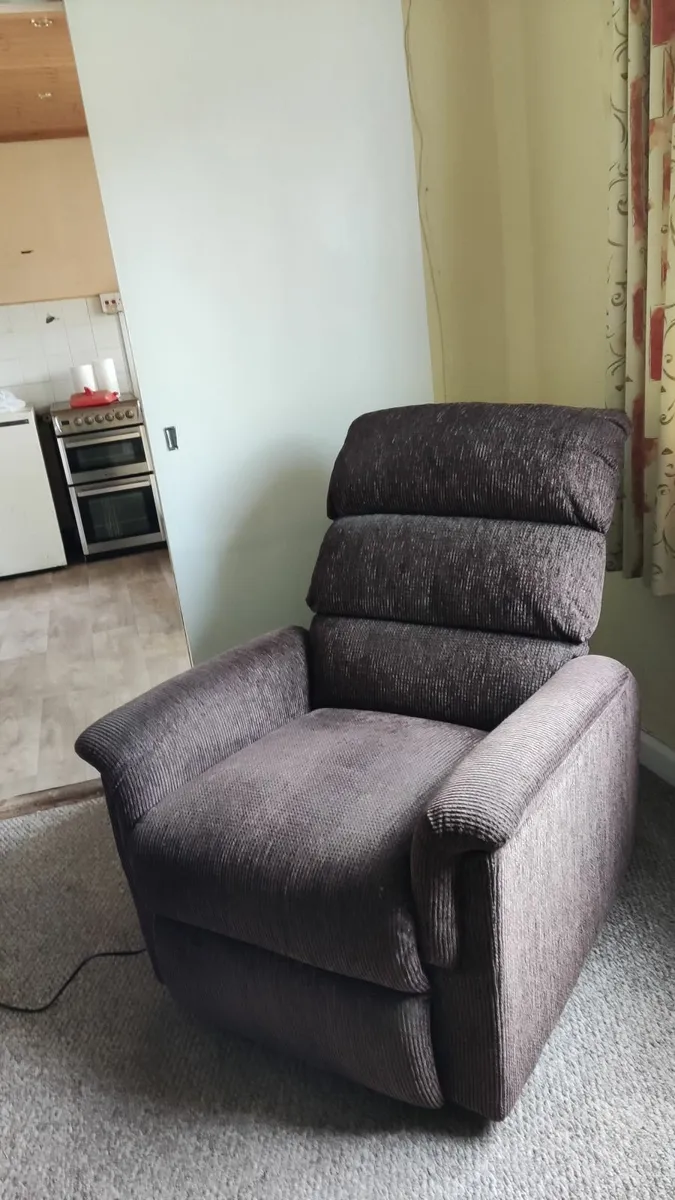 Large twin motor riser / recliner - Image 2