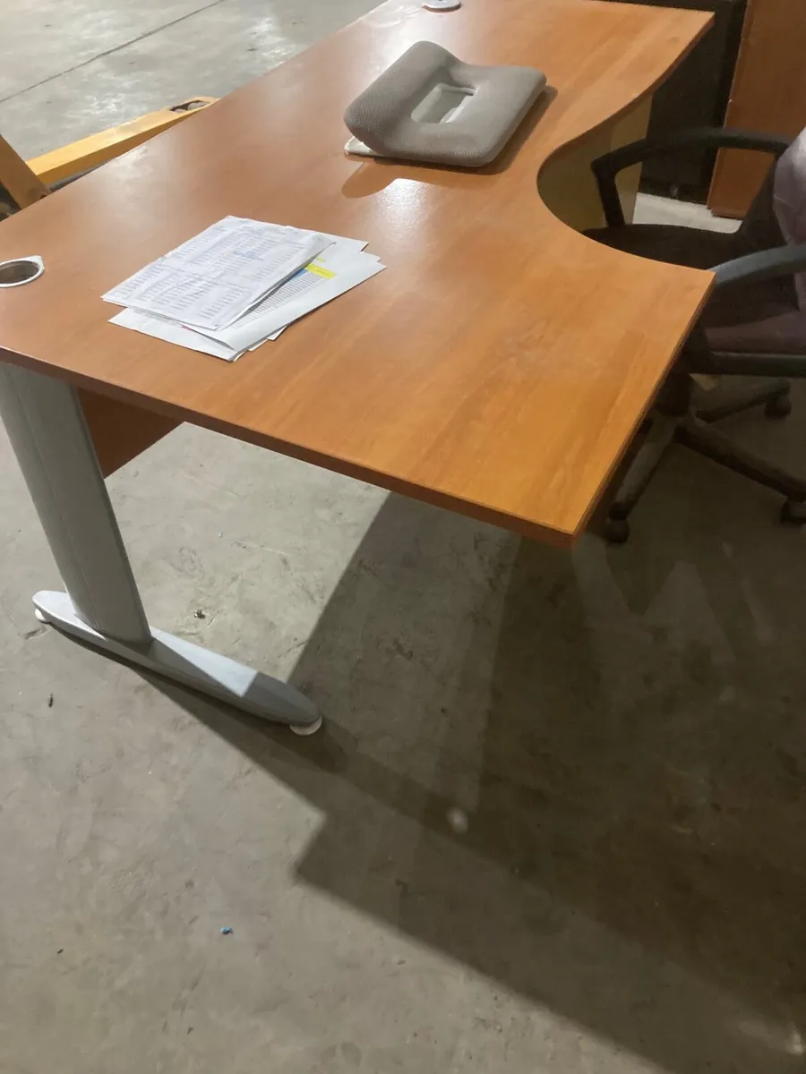 Office table and side drawer - Image 2