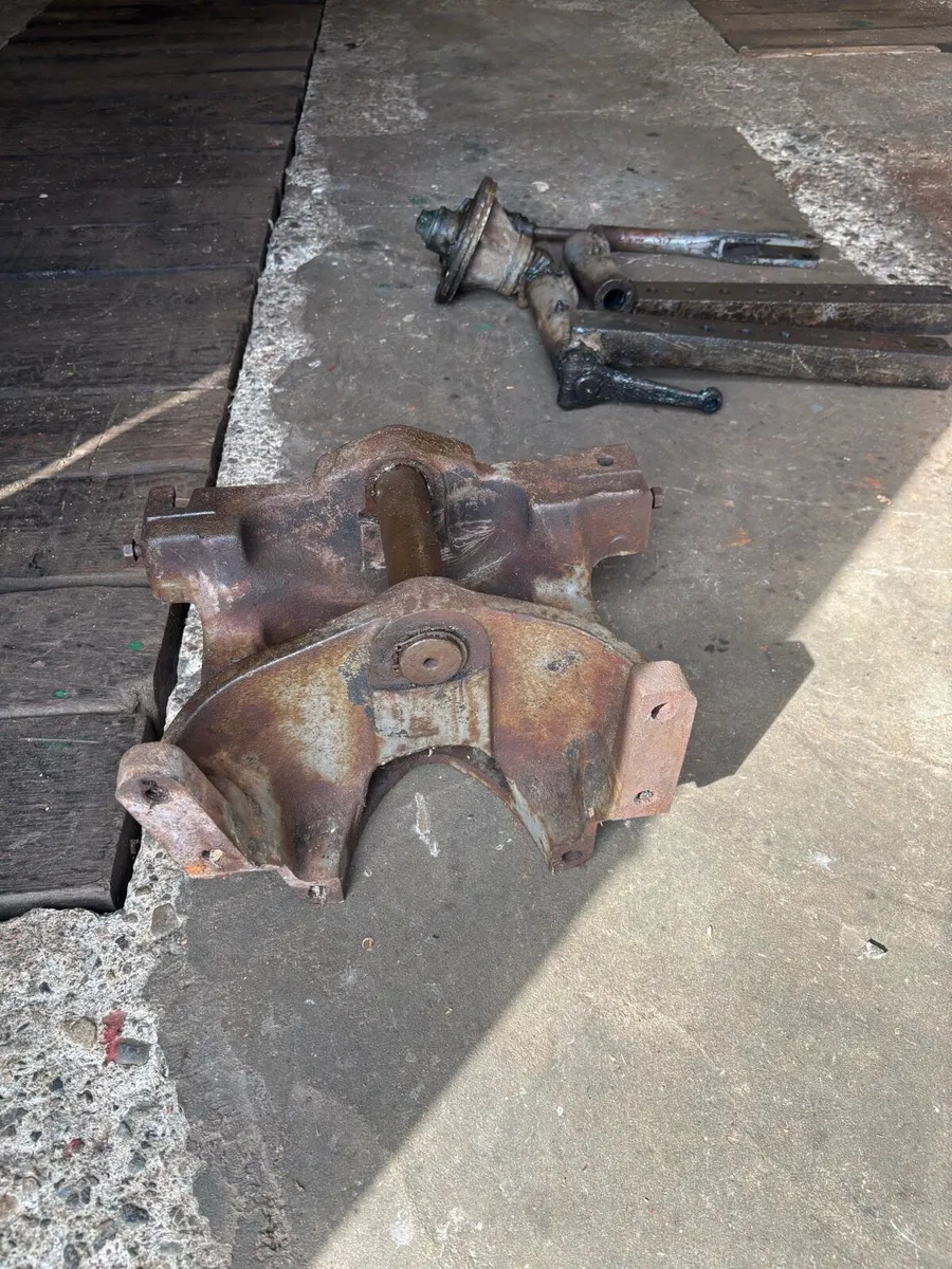 Massey Ferguson 135 parts - Image 2