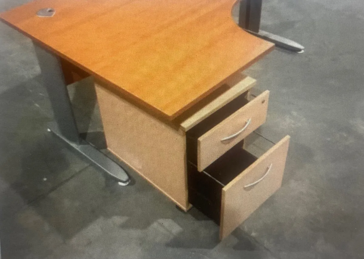 Office table and side drawer - Image 3