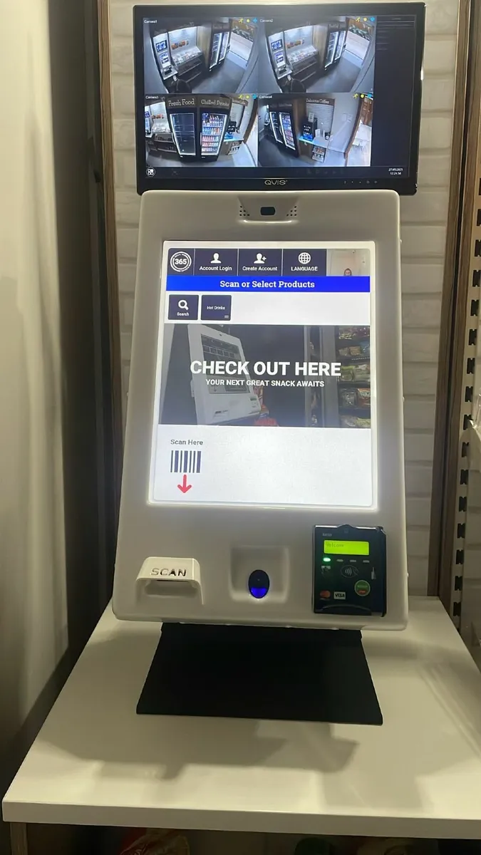 CCTV Monitor with 4 x screens & Payment System - Image 1