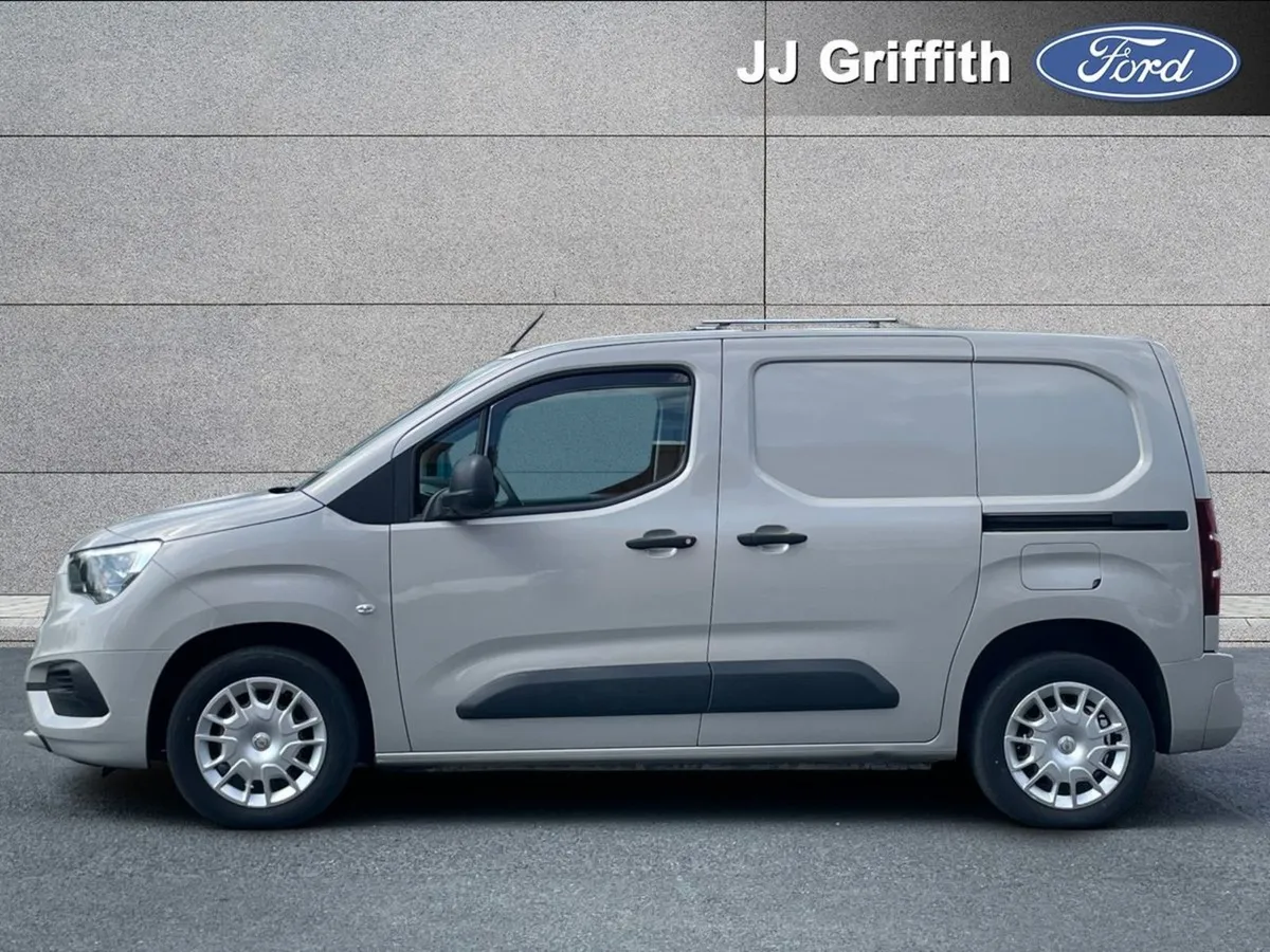 Opel Combo Combo Cargo Sportive 1.5 130BHP - Image 3