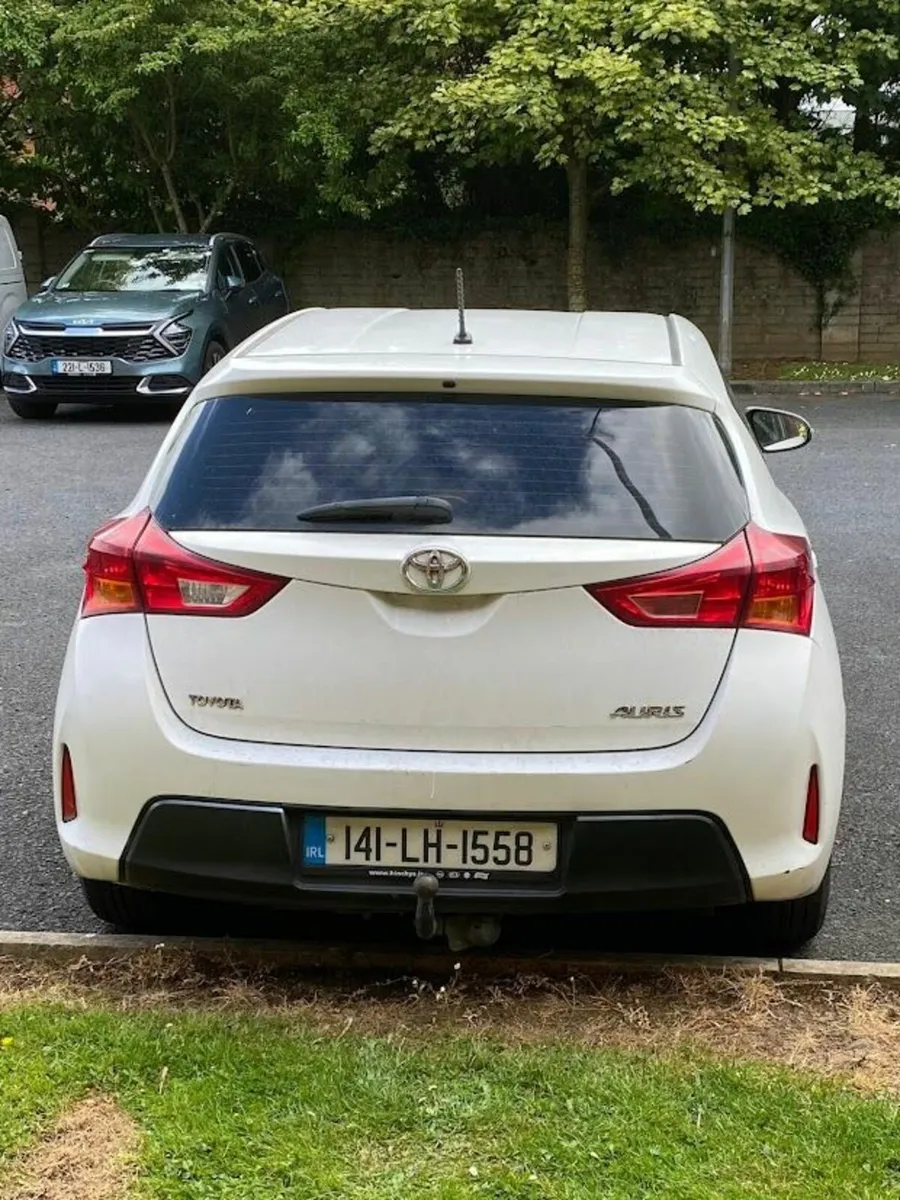 Toyota Auris 2014 - Image 1