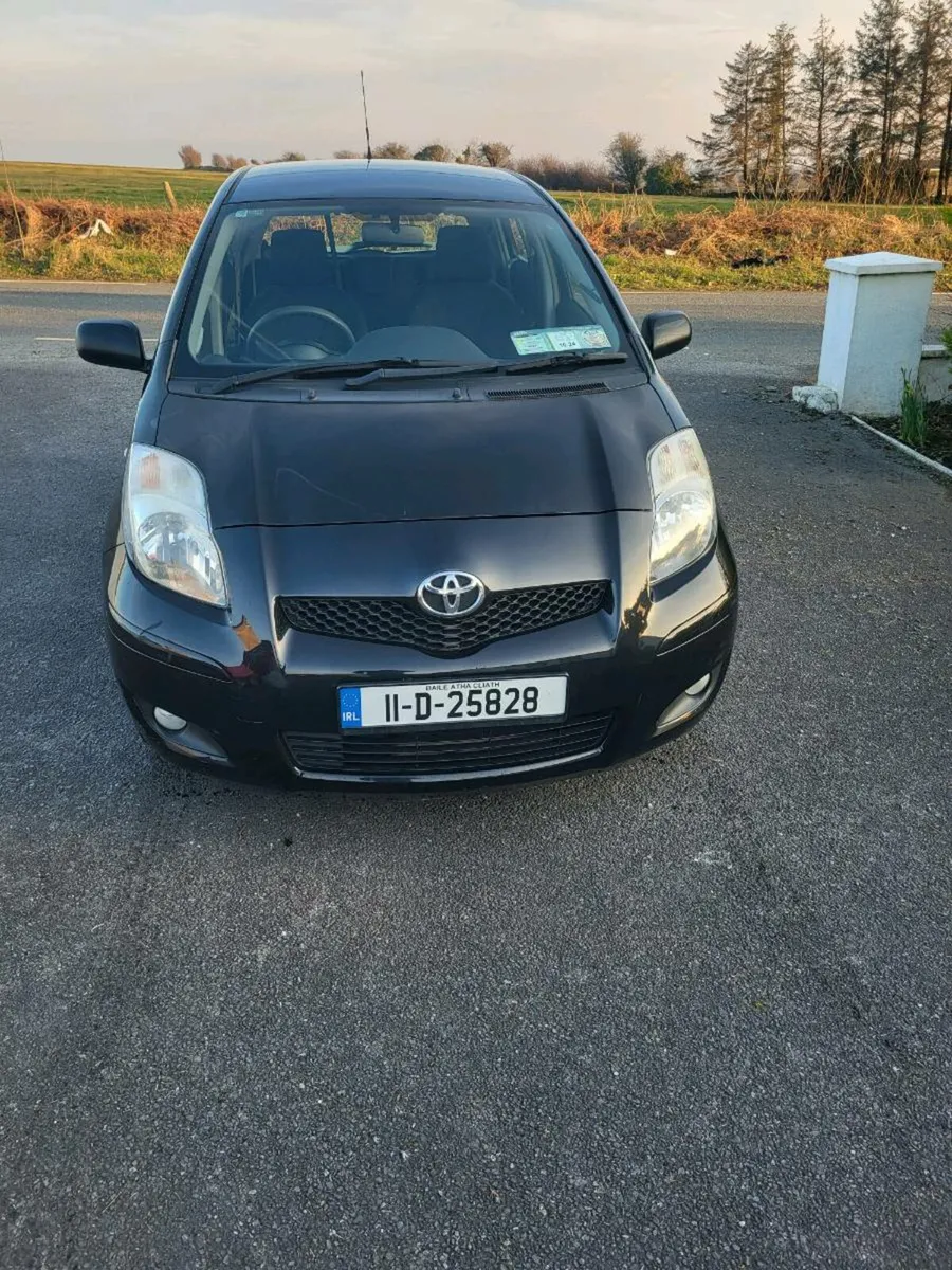 Toyota Yaris **low mileage** - Image 3