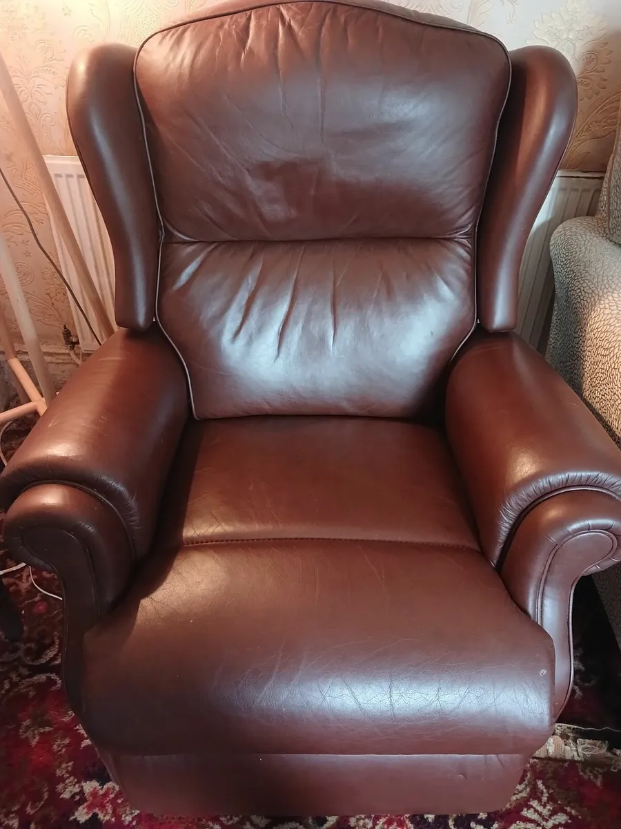 Electric Lift & Rise Mobility Armchair - Image 1