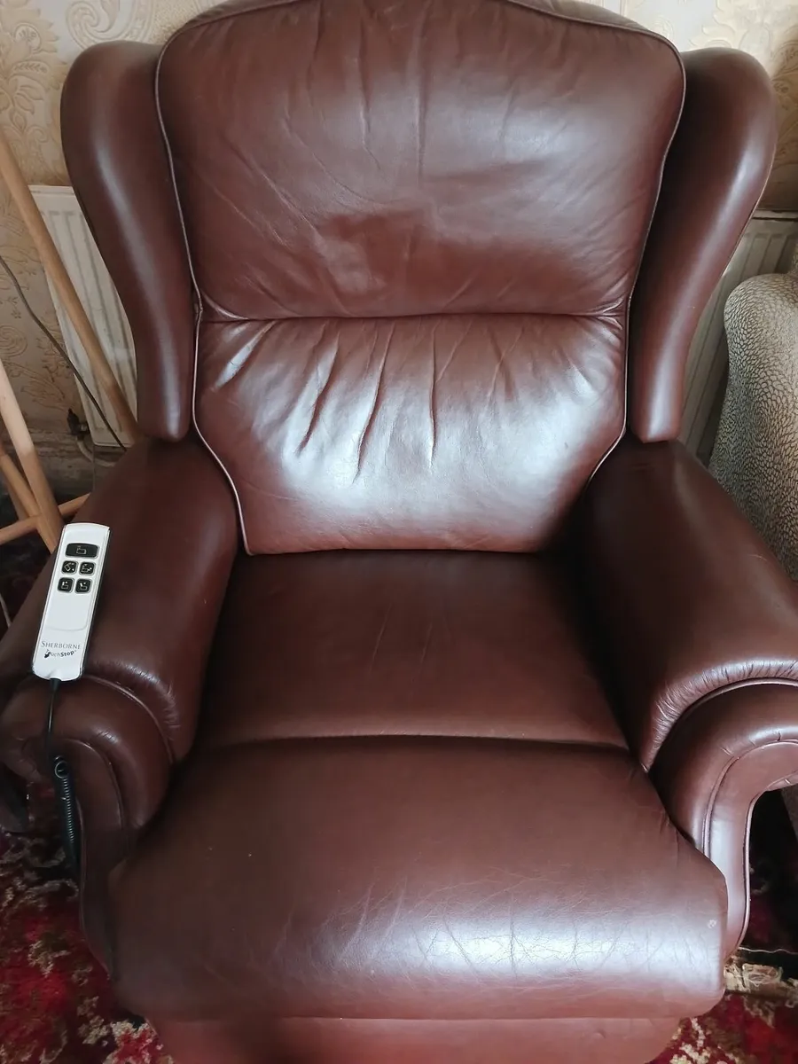 Electric Lift & Rise Mobility Armchair - Image 2
