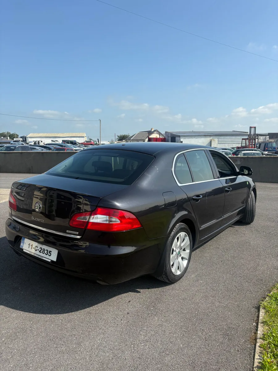 Skoda Superb 2011 - Image 4