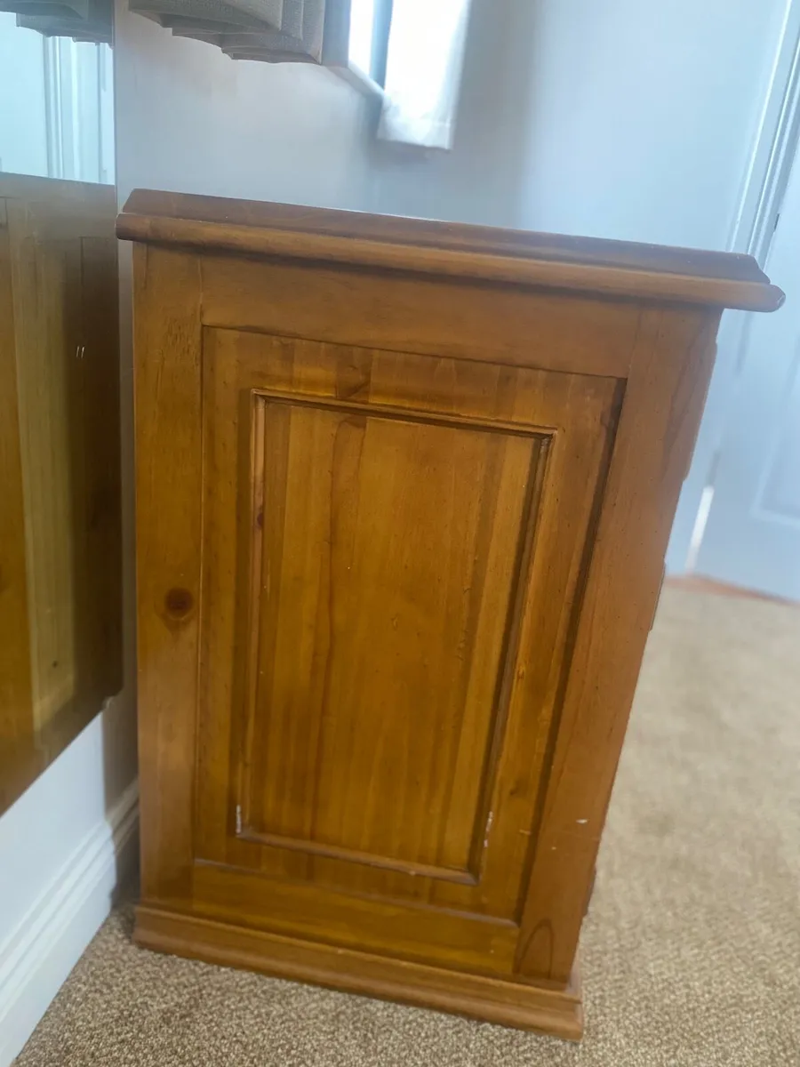 Very sturdy wooden Desk - Image 2