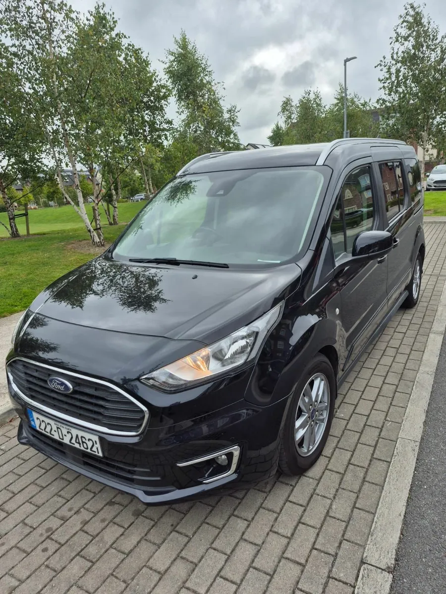 Ford Tourneo Connect 2022 wheelchair accessible - Image 1