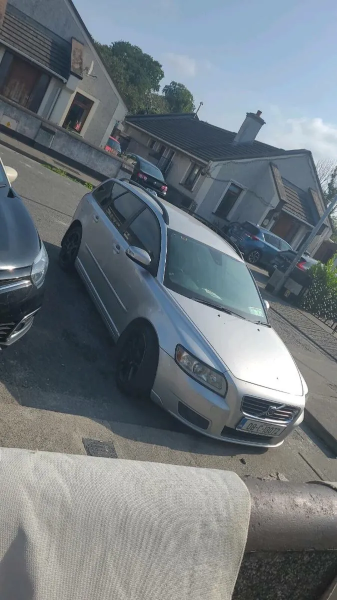 Car - Image 2