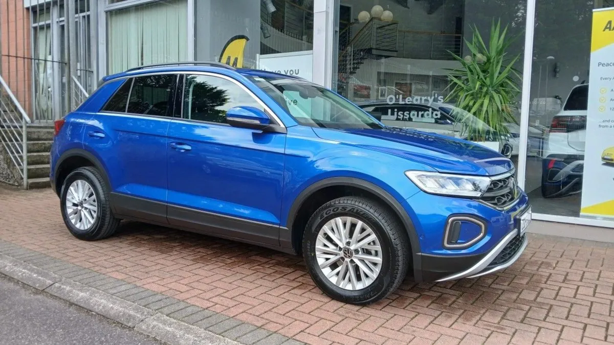 Volkswagen T-Roc 2.0 TDI 116HP Life  Rear Camera - Image 1