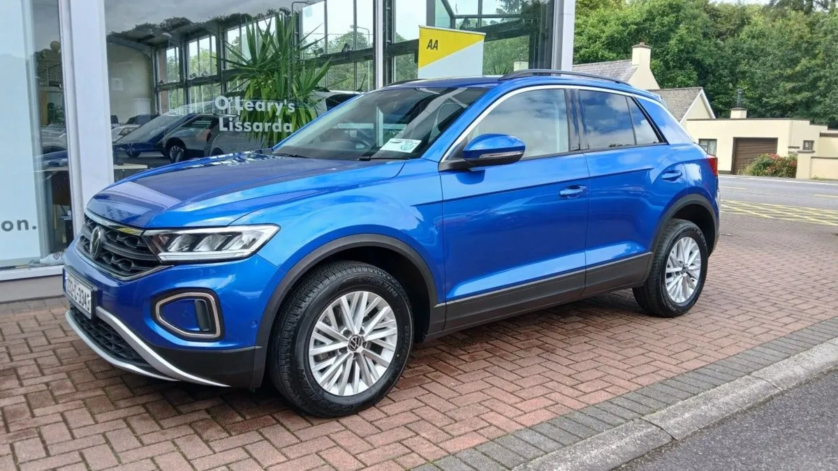 Volkswagen T-Roc 2.0 TDI 116HP Life  Rear Camera - Image 2