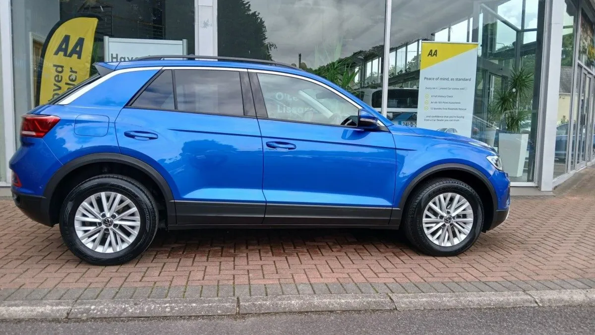 Volkswagen T-Roc 2.0 TDI 116HP Life  Rear Camera - Image 3