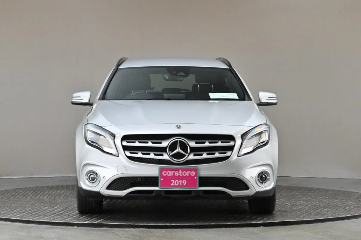 Mercedes-Benz GLA Class GLA 180  powered Tailgate - Image 2