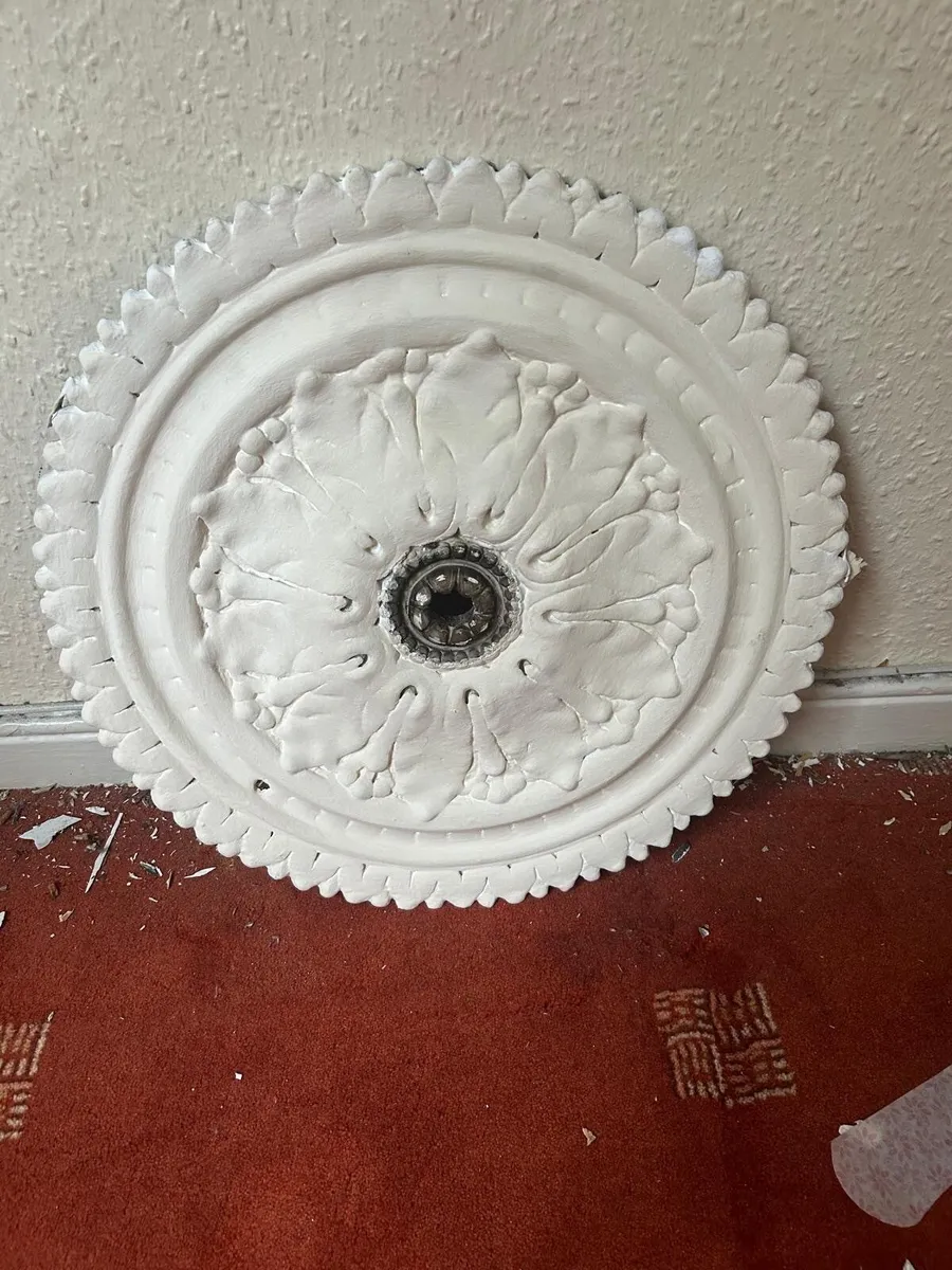 Ceiling centrepieces - Image 2