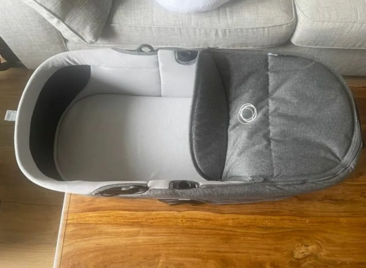 Bugaboo Dragonfly Bassinet/Carrycot - Image 2
