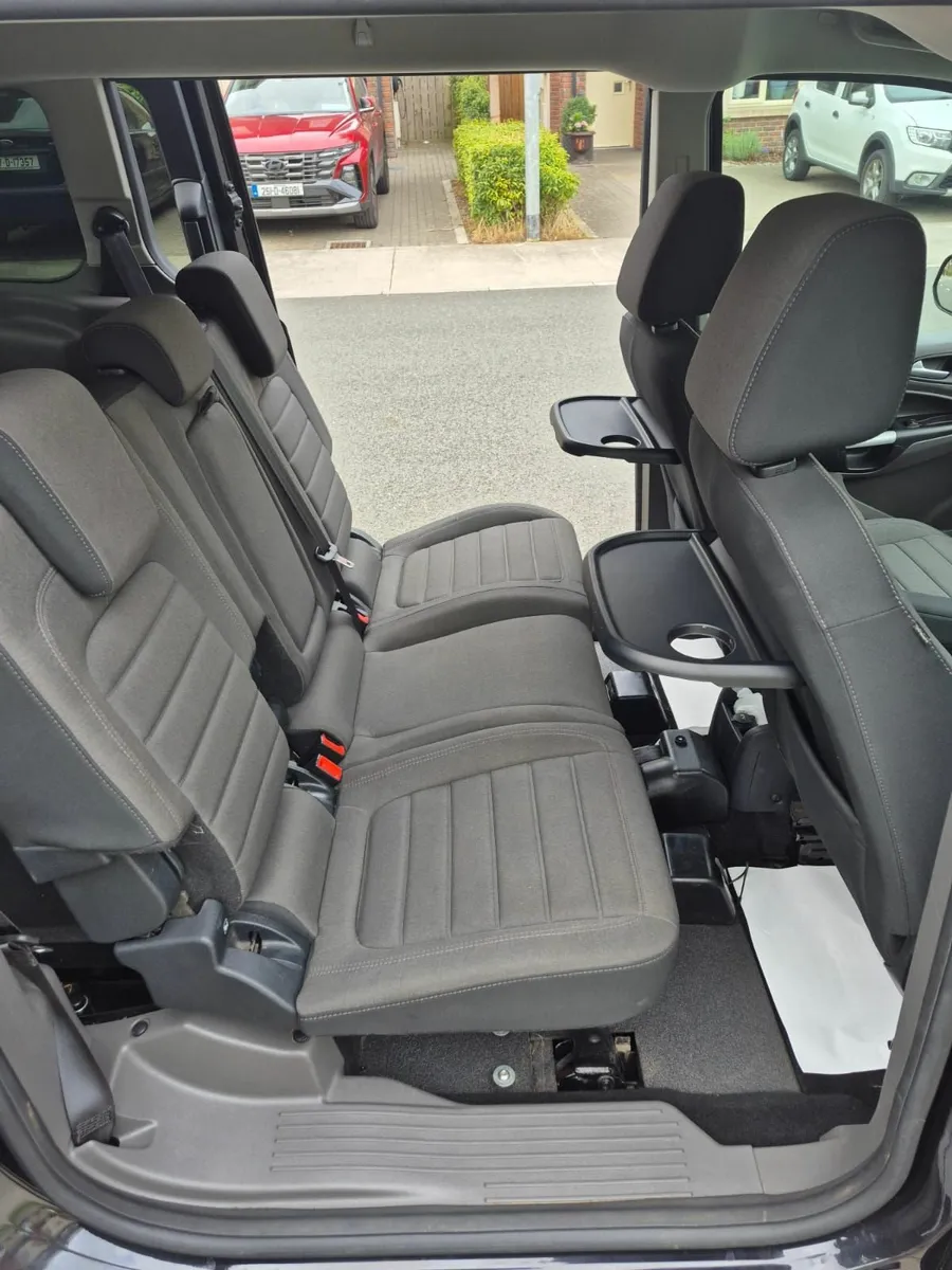 Ford Tourneo Connect 2022 wheelchair accessible - Image 3