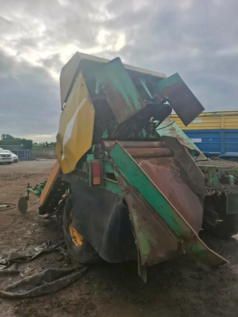 Armer salmon Beet harvester - Image 2