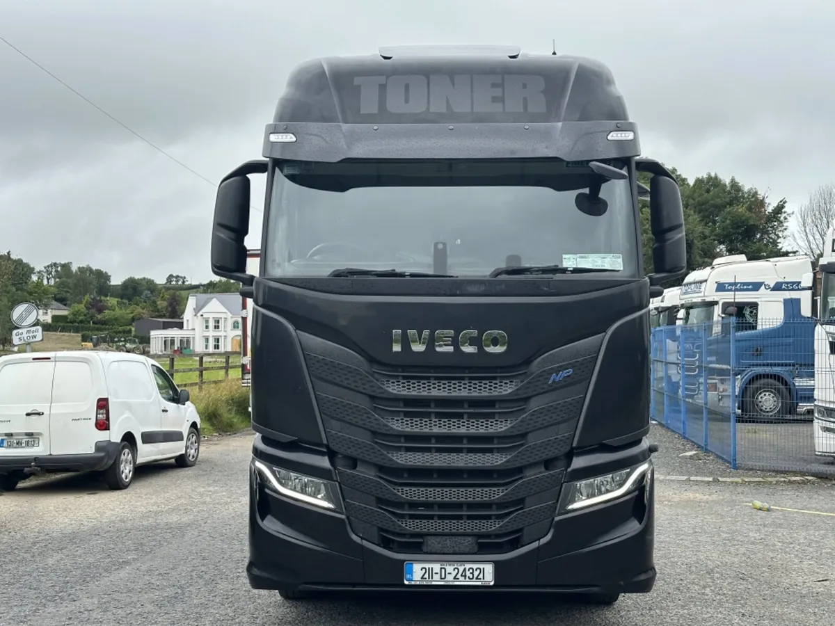 2021 IVECO S-WAY 460 NATURAL GAS POWERED - Image 2