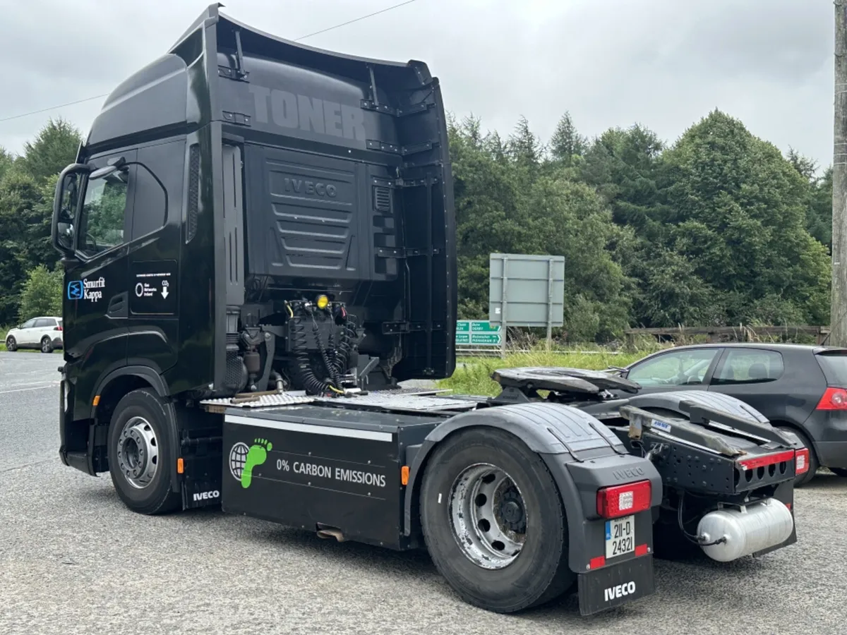 2021 IVECO S-WAY 460 NATURAL GAS POWERED - Image 4