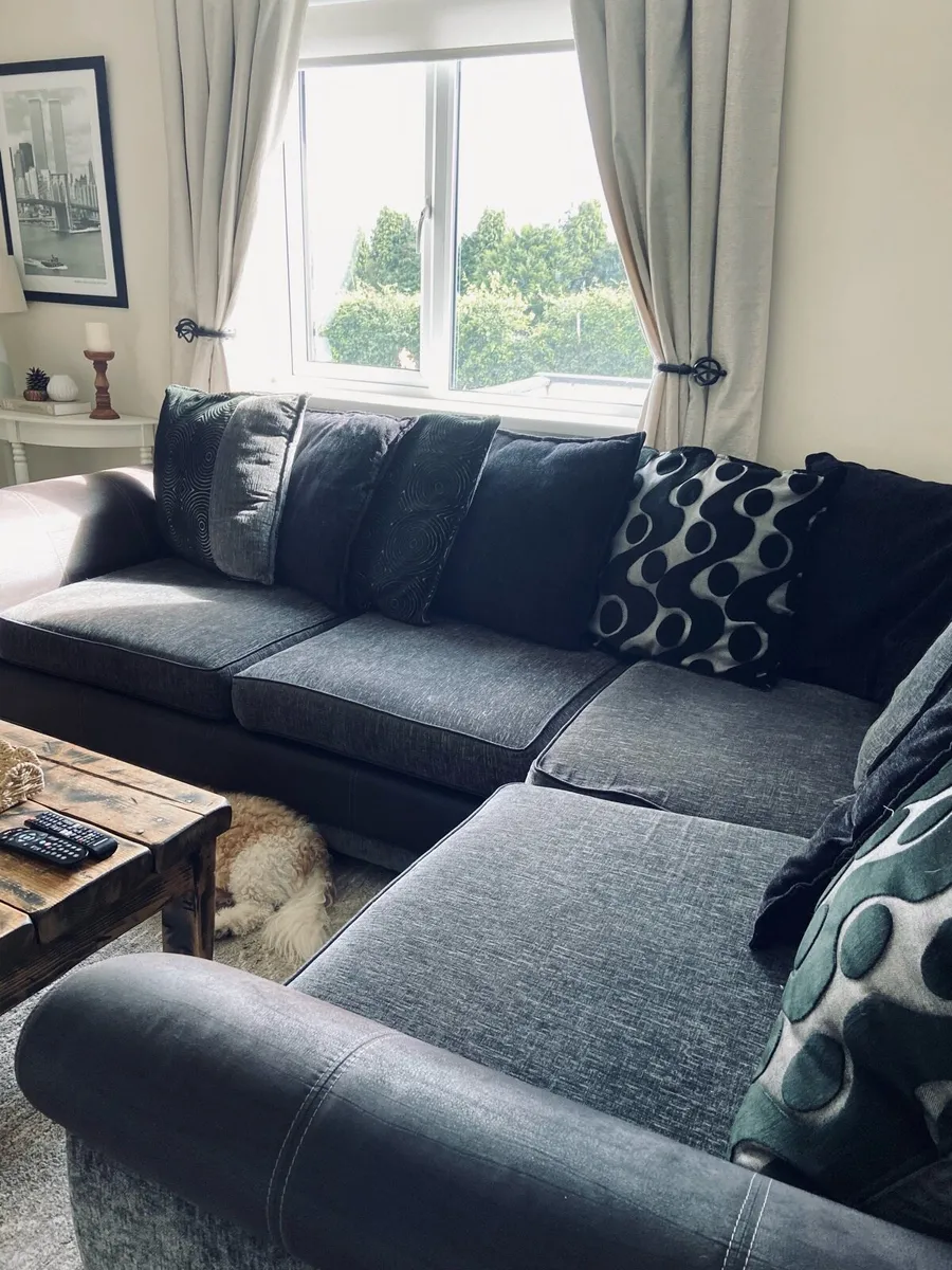 L shaped sofa - Image 3