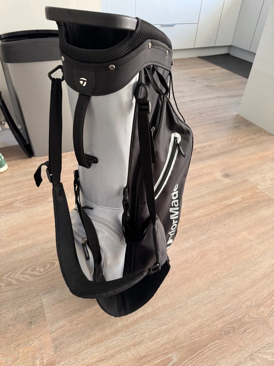 Taylormade Classic Stand Bag - Image 1