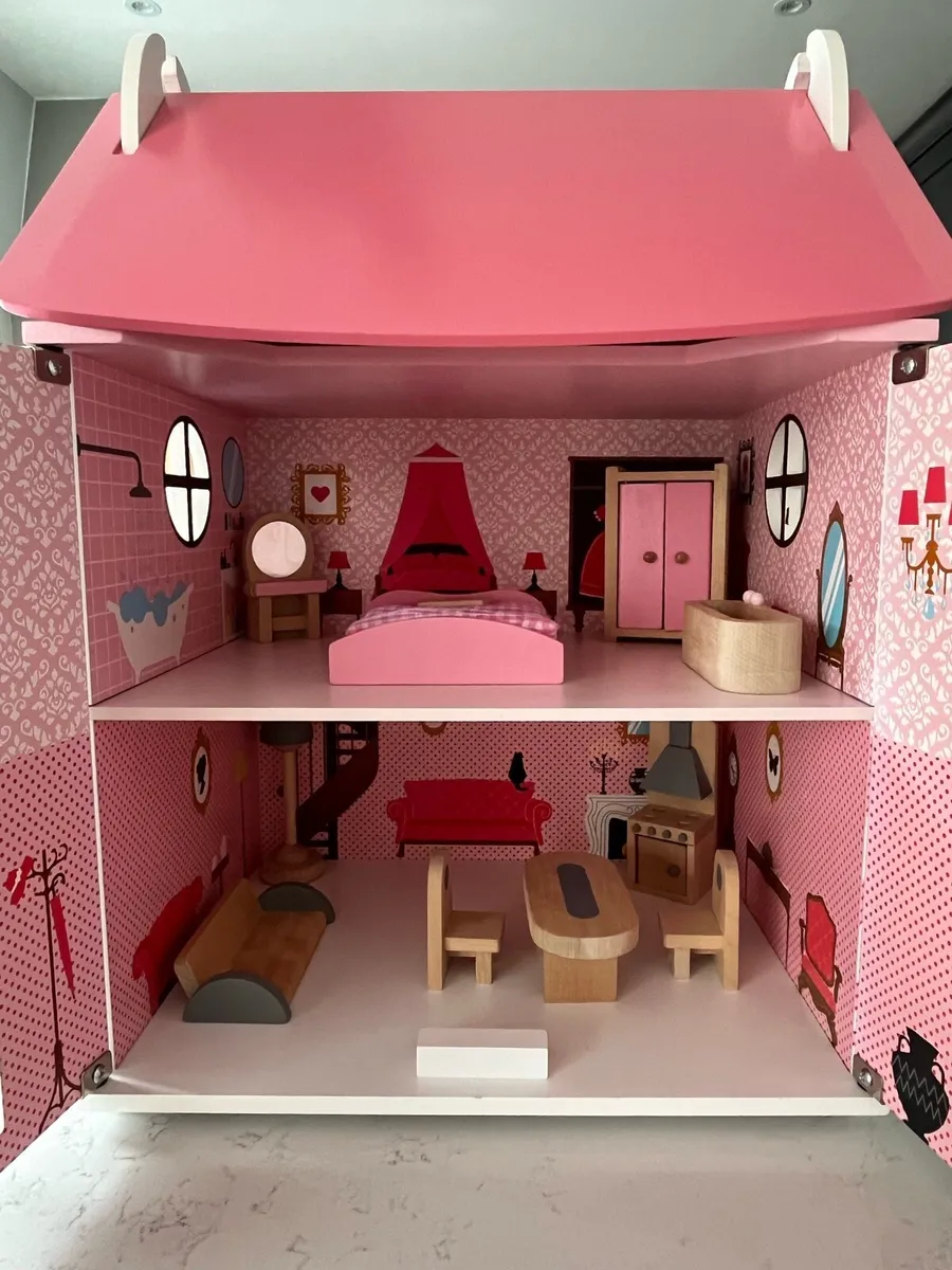 Wooden Dolls House - Image 4