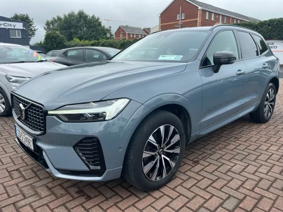 Volvo XC60 DIESEL 5DR AUTO//LEATHER//CAMERAS - Image 2
