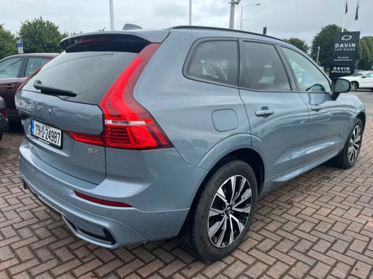 Volvo XC60 DIESEL 5DR AUTO//LEATHER//CAMERAS - Image 4