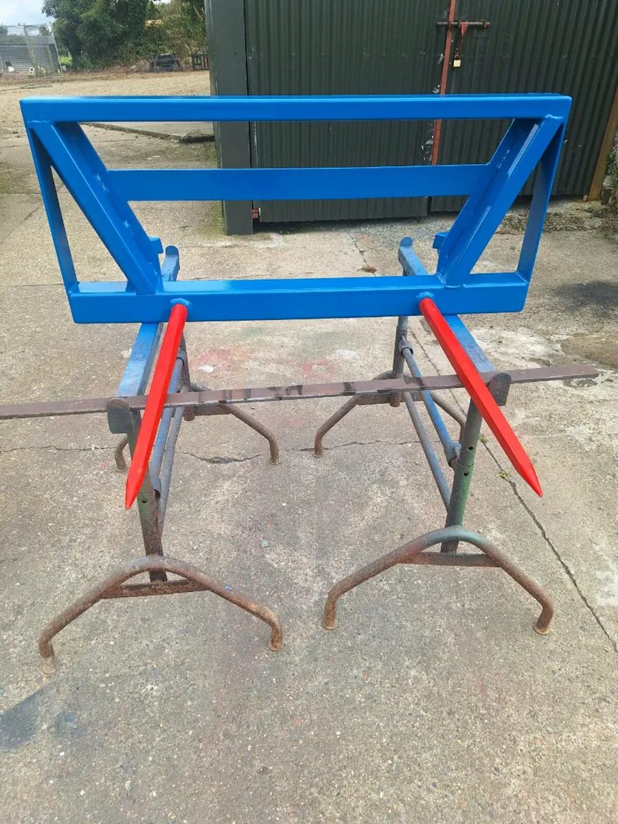 Bale spike - Image 1