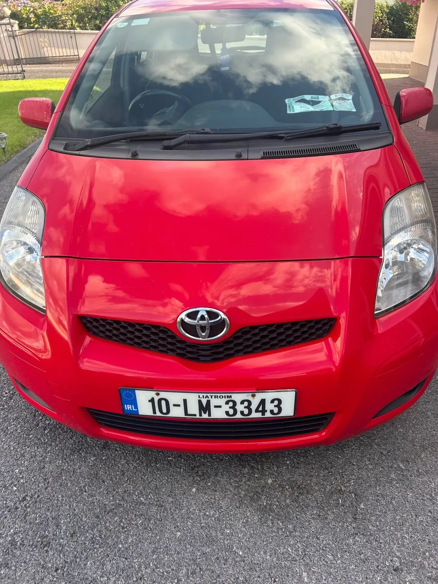 Toyota Yaris 2010 - Image 1